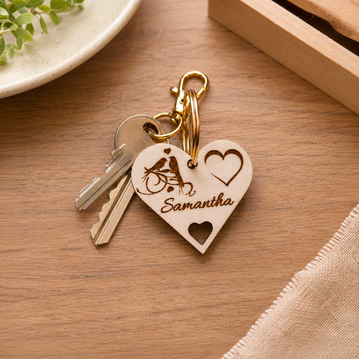 porte-cle-en-bois-personnalise-prenom porte clés personnalisé