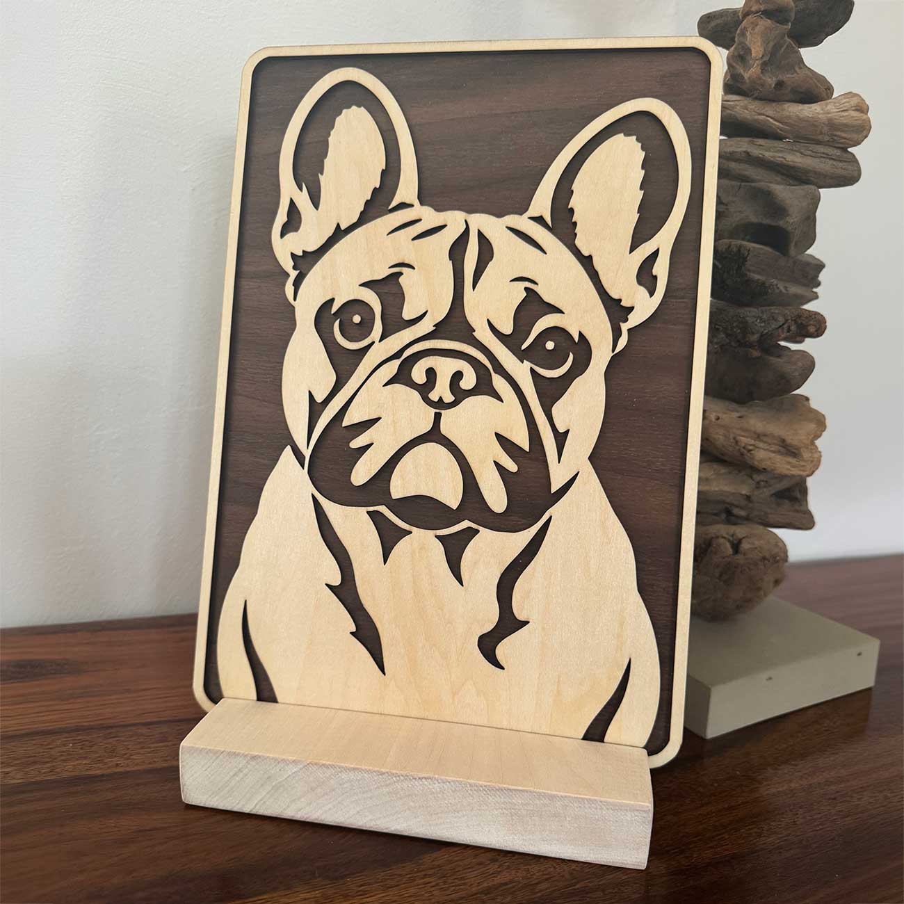 Portrait 2D en bois d’un chien